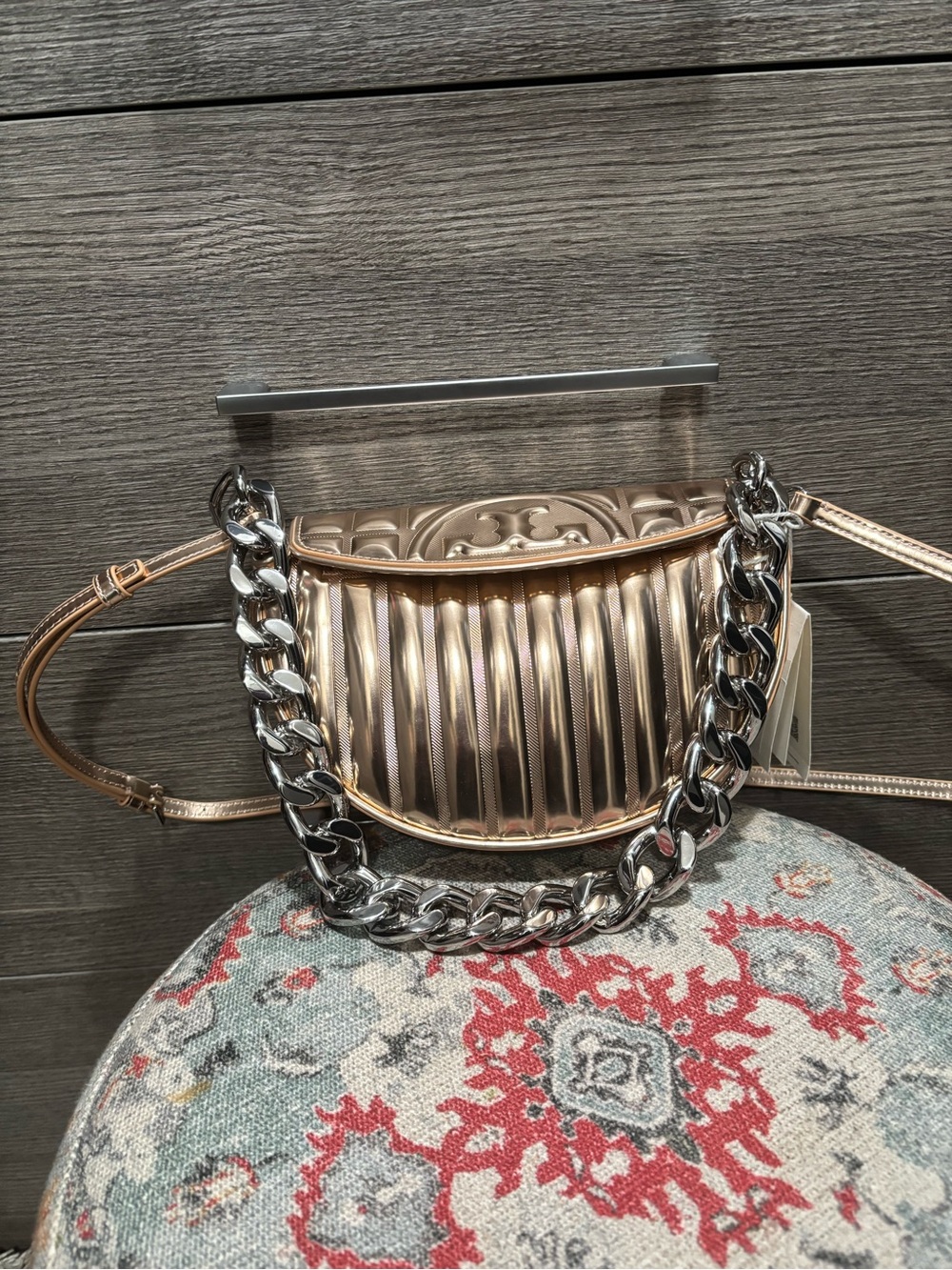 NWT Tory Burch Metallic Rose Gold Quilted Shoulder Bag with Silver Chain - Picture 2 of 6